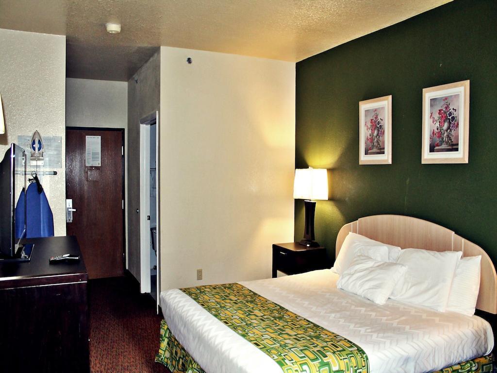Surestay Plus By Best Western San Antonio Airport Extérieur photo