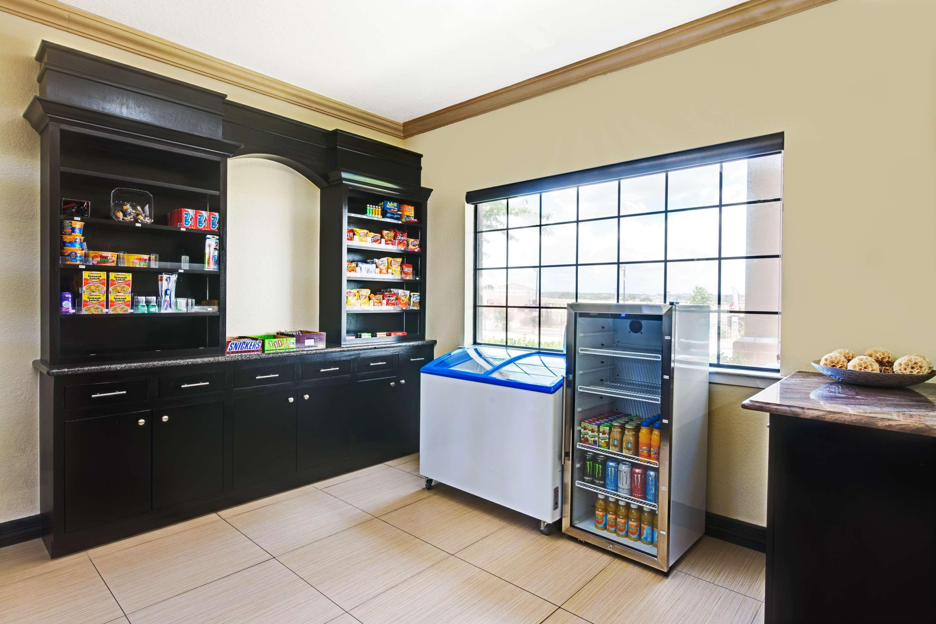Surestay Plus By Best Western San Antonio Airport Extérieur photo