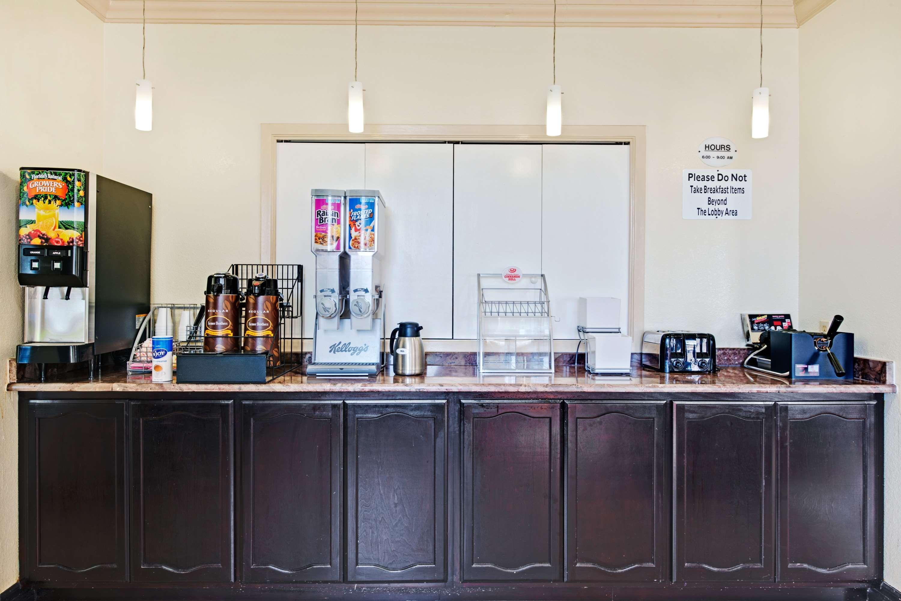 Surestay Plus By Best Western San Antonio Airport Extérieur photo