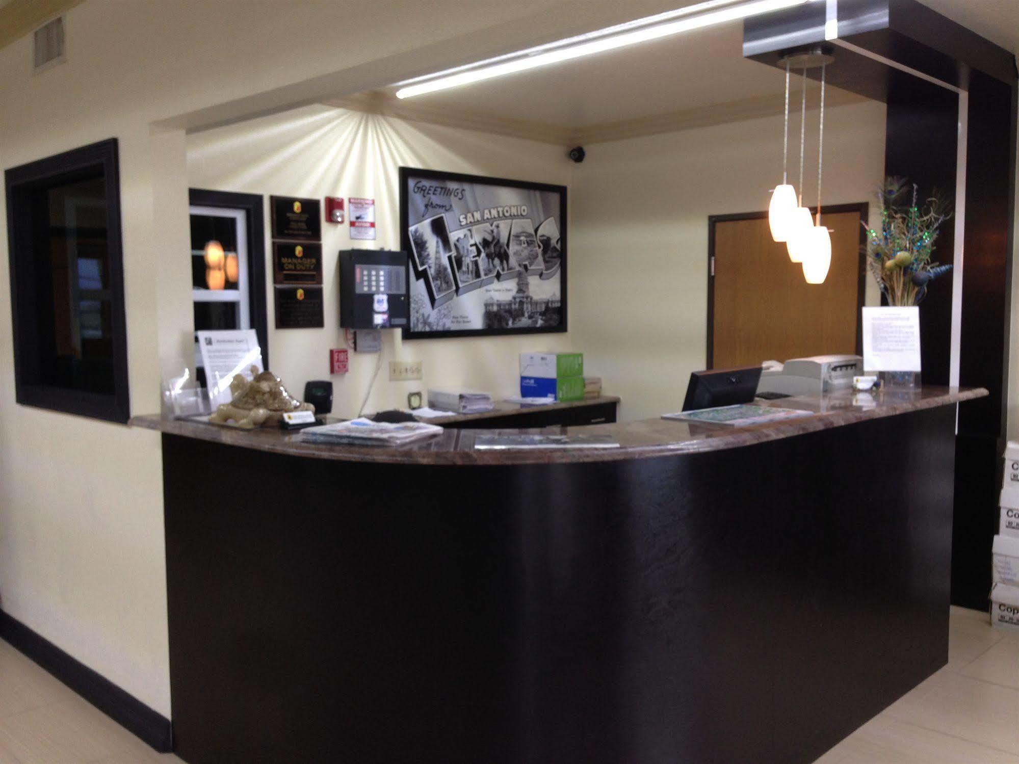 Surestay Plus By Best Western San Antonio Airport Extérieur photo